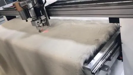 Macchina da taglio per tappetini per auto in pelle PVC con router CNC oscillante